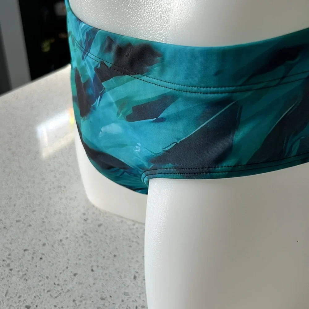 Men’s swim brief. - Picture 6 of 11